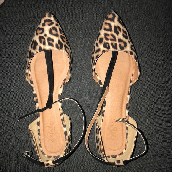 Size 9, Charlotte Russe leopard Flats - Picture 1 of 4